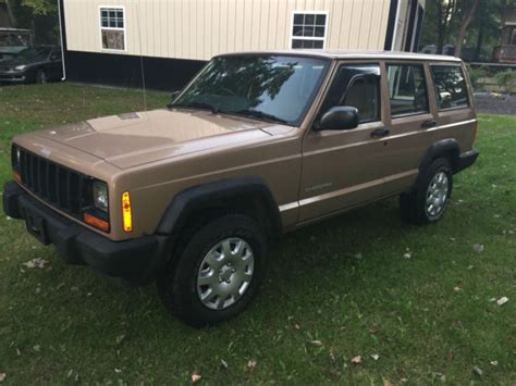 This is a factory surplus part so it will fit as the original did. . 1999 rhd jeep cherokee